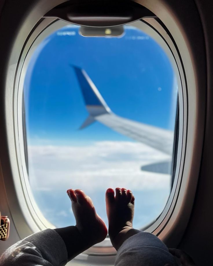 Voyager en avion avec bébé : nos astuces pratiques